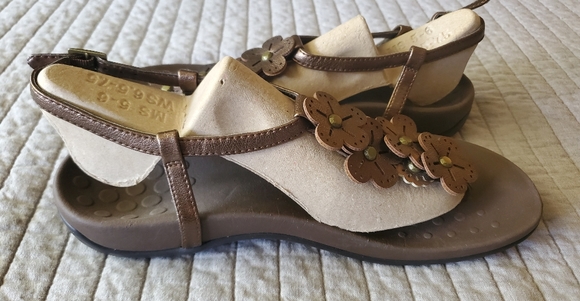 Vionic Julie II Slingback Thong Sandal MSRP $79.99 - Picture 8 of 9